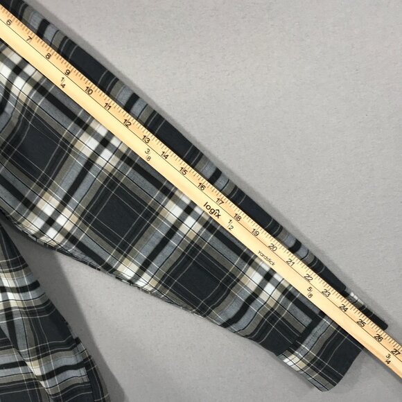 Van Heusen Shirt Men's Large Gray Plaid Regular Fit Never Tuck Button Down LS - Picture 11 of 11